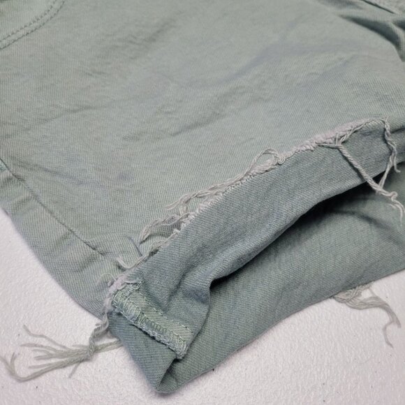 Universal Threads Denim Shorts Distressed Light Green Womens Size 12 31 - Picture 3 of 9